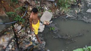 Na Serra, esgoto sai das estações de tratamento com mais bactérias do que entrou