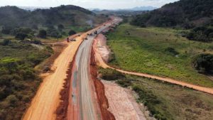 Contorno do Mestre Álvaro Obra Obras Serra Construção