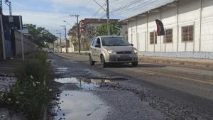 Buracos Motorista Carro Pneu Prefeitura da Serra