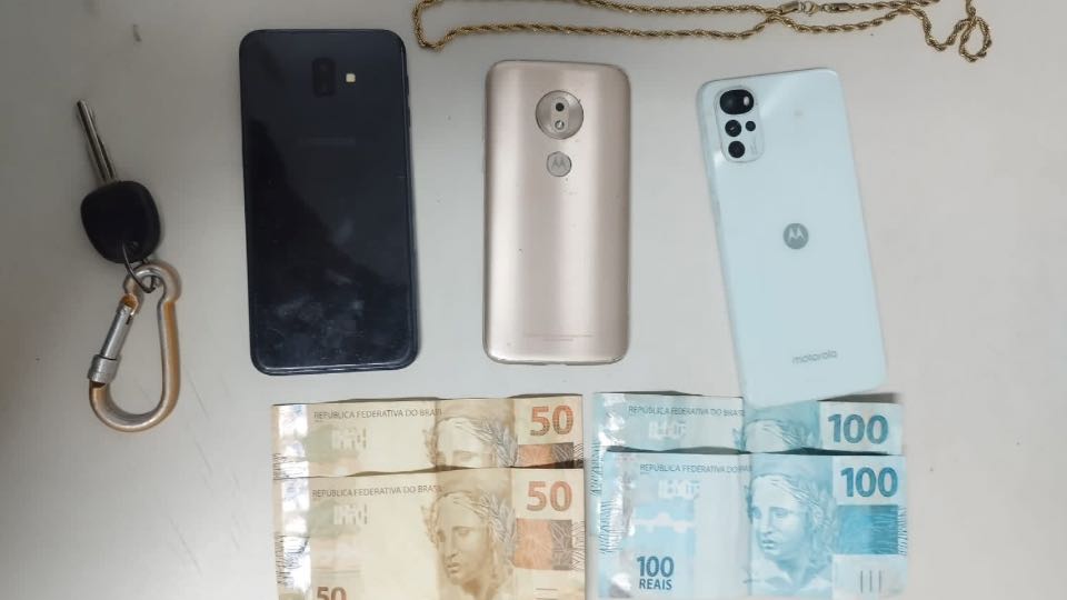 Bandidos pontos de ônibus Serra