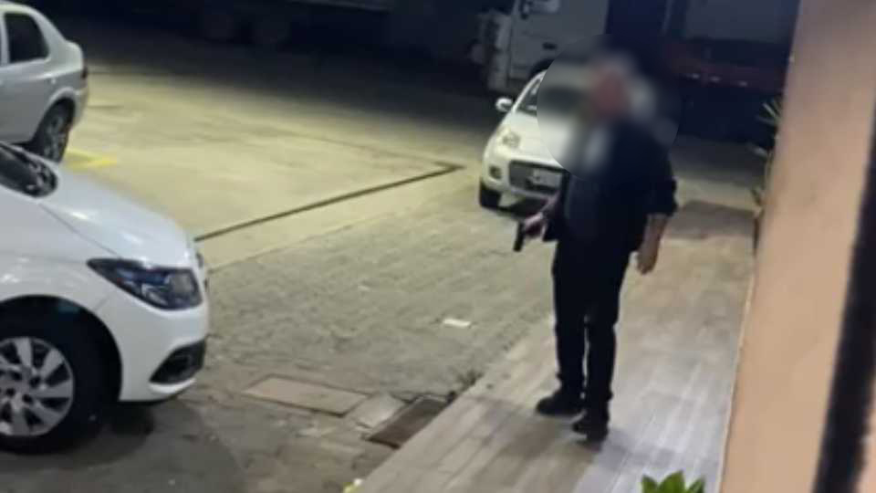 Homem surta Serra Inspetor penitenciário