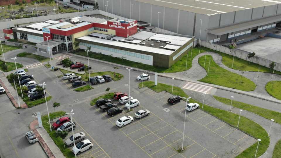 Mulher Carro Serra UPA