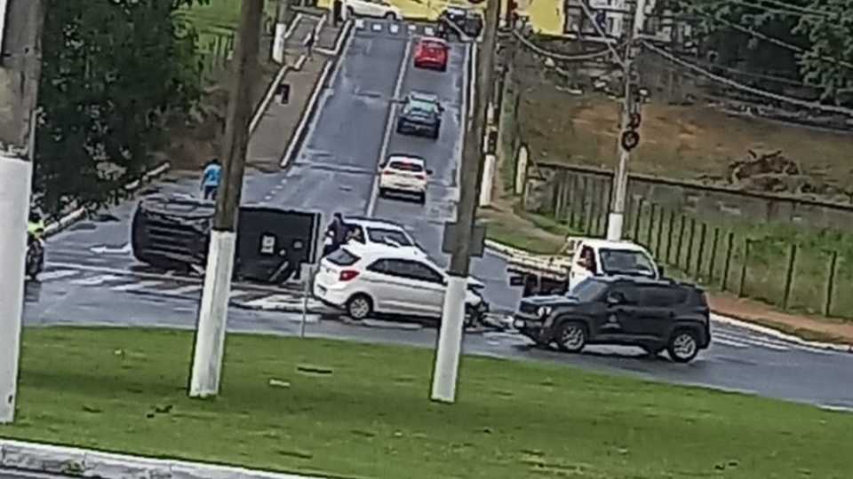 Acidente Capotamento Colina de Laranjeiras Serra