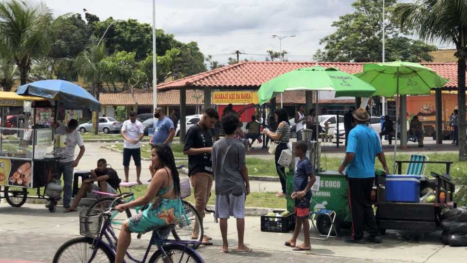 Feu Rosa Serra Mulher Jovem