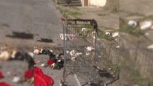 Homem Carrinho de compras de supermercado
