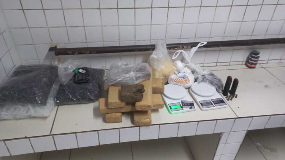 Drogas Serra Policiais Bandidos