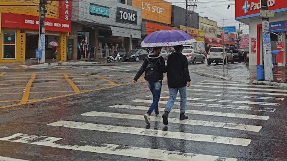 Chuvas intensas Serra Vendaval Alerta Feriado