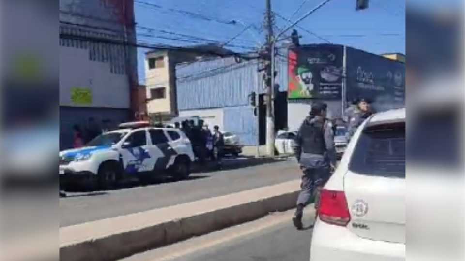 Polícia mata criminoso Serra Confronto