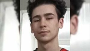 Garoto Adolescente Namorada Assédio Idoso