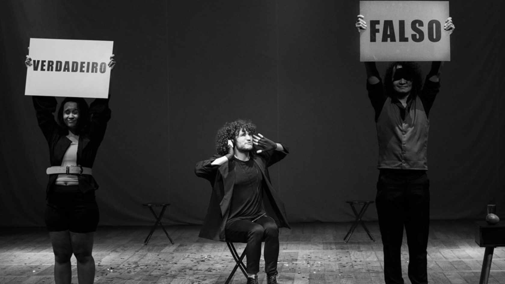 Design sem nome fake news