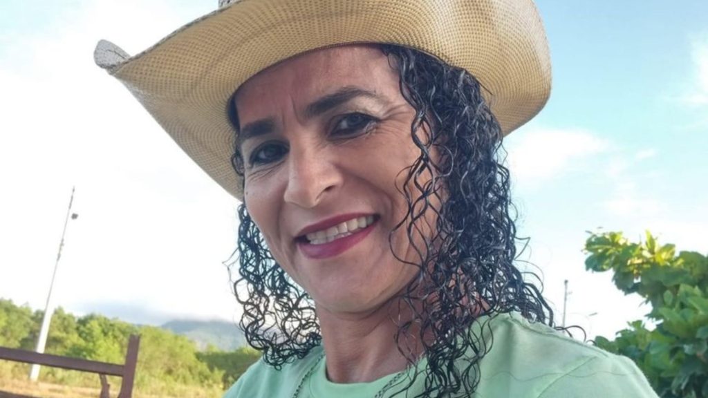 Mulher Cavalo Serra