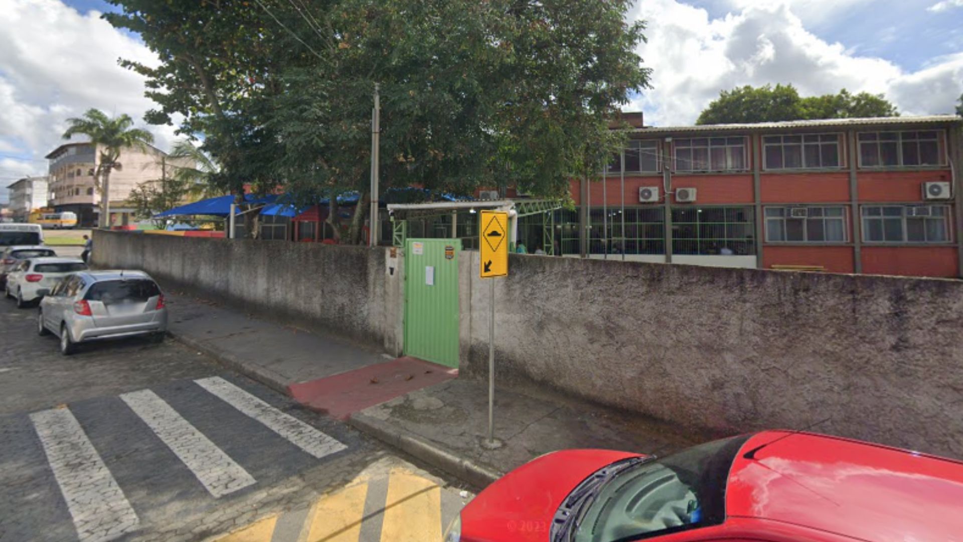 Escola da Serra Aluno Aula Faca Adolescente