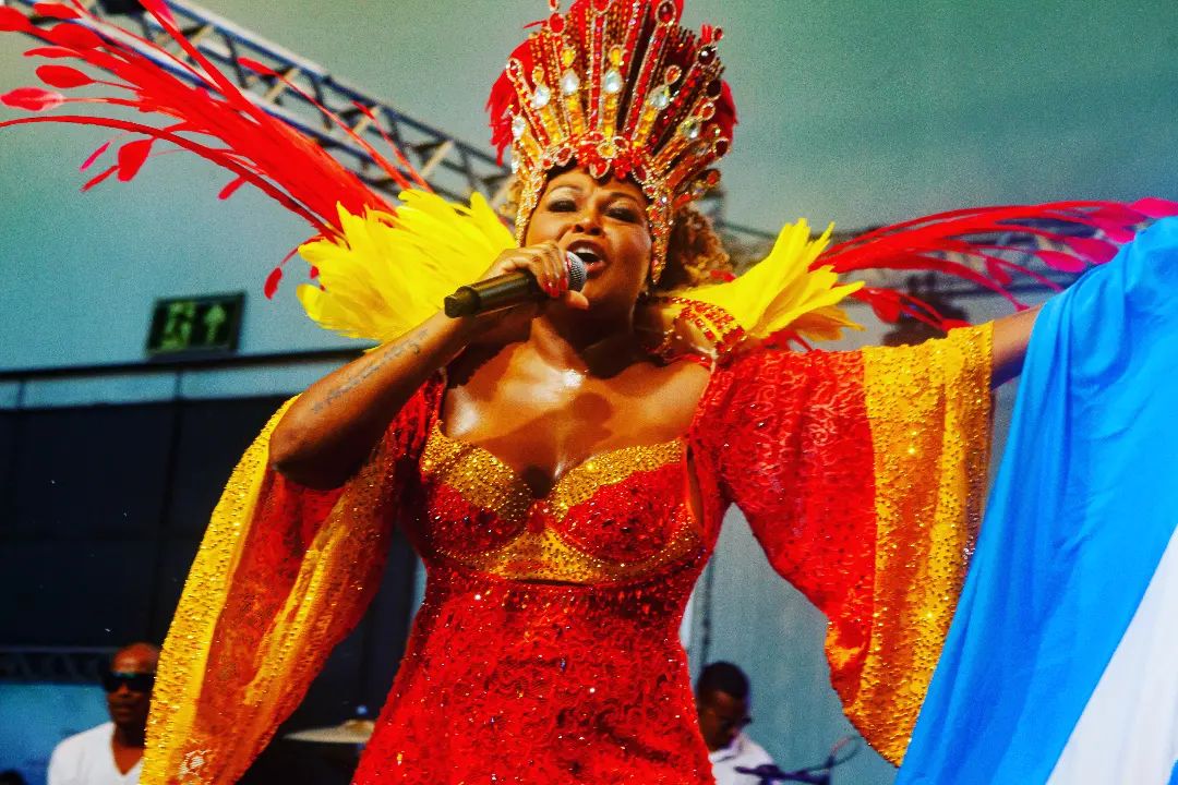 andrea nery Serra Folia