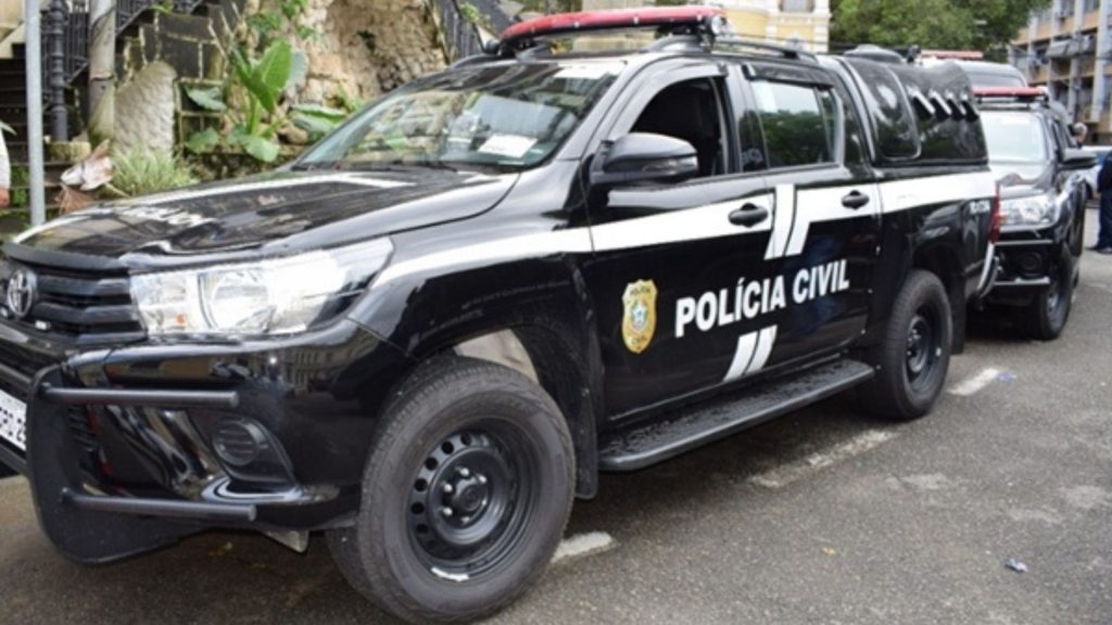 Serra Criança Homem Facada Coração