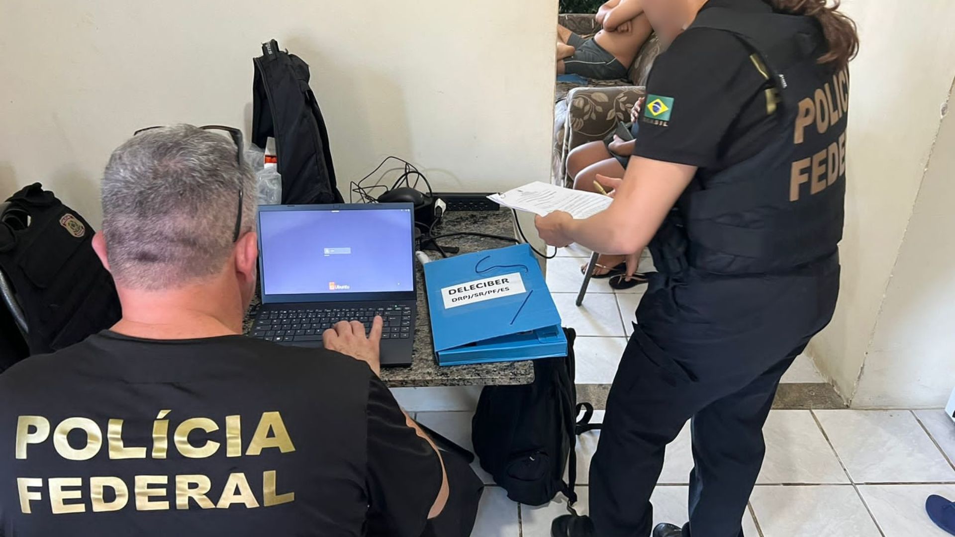 Serra Polícia Federal Atendente de pizzaria