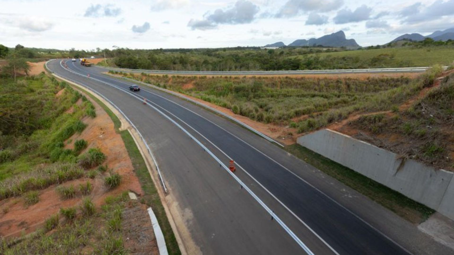 Contorno do Mestre Álvaro Serra BR-101