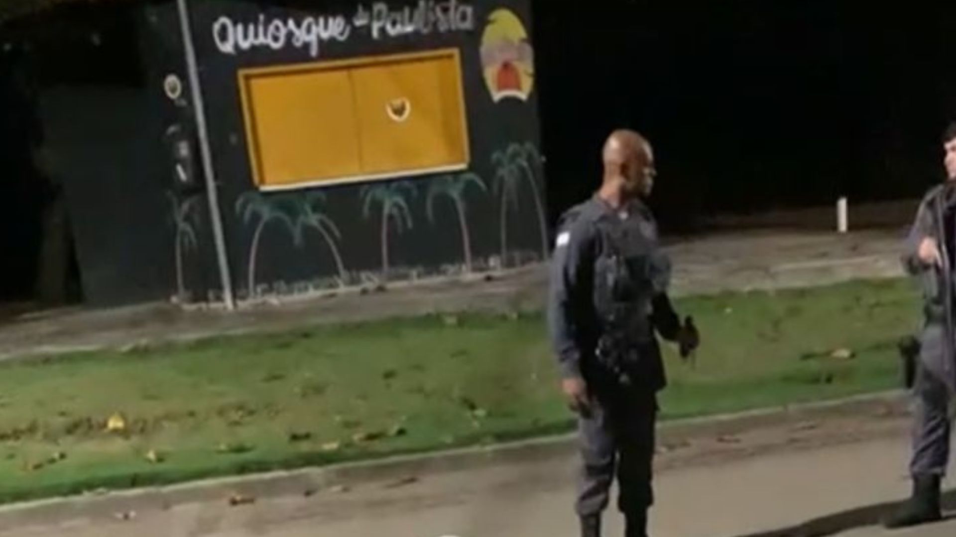 Homem Serra Orla Praia Assassinado