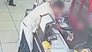 Homem Garfo Supermercado