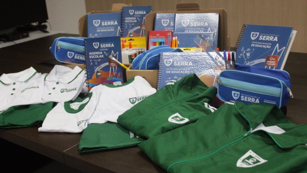 Uniforme Serra Kits Material escolar