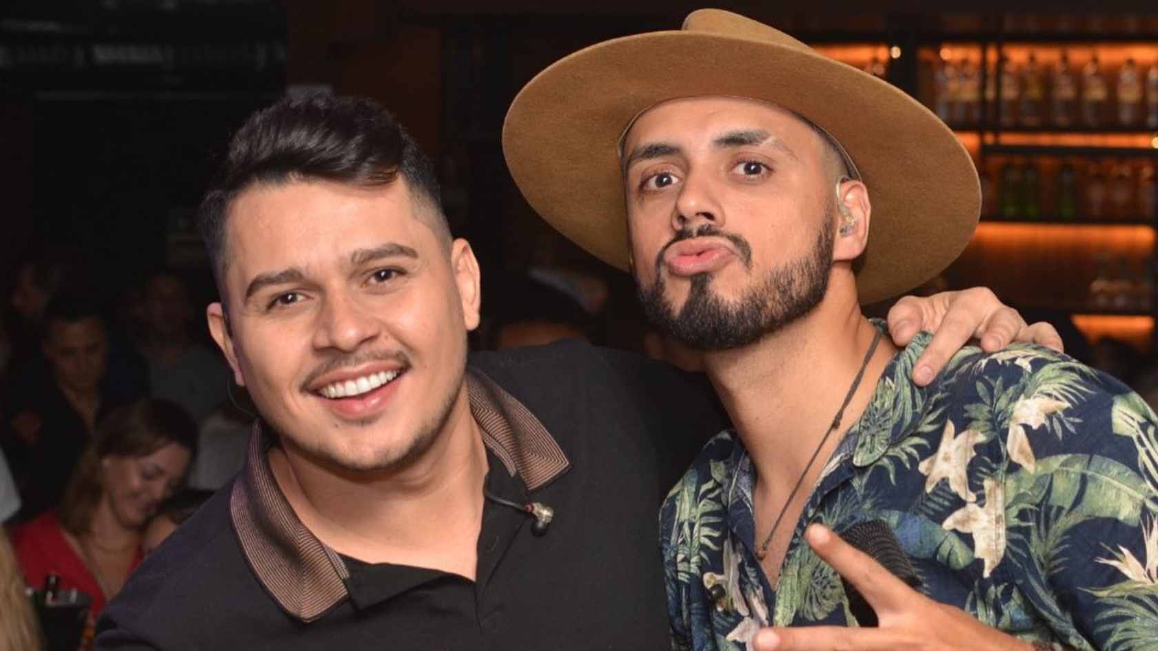 Design sem nome (3) Zé Felipe e Romário