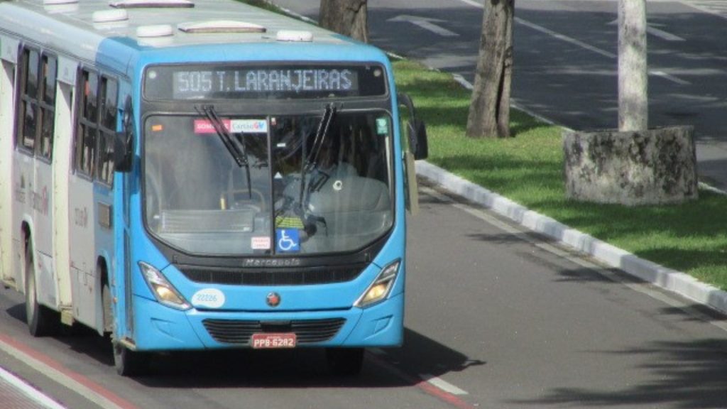 Serra Ônibus Idoso Adolescente