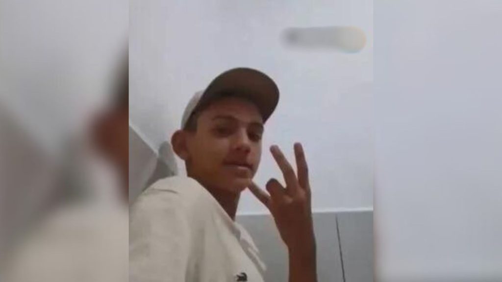 Serra Jovens Adolescente Praia Vitória