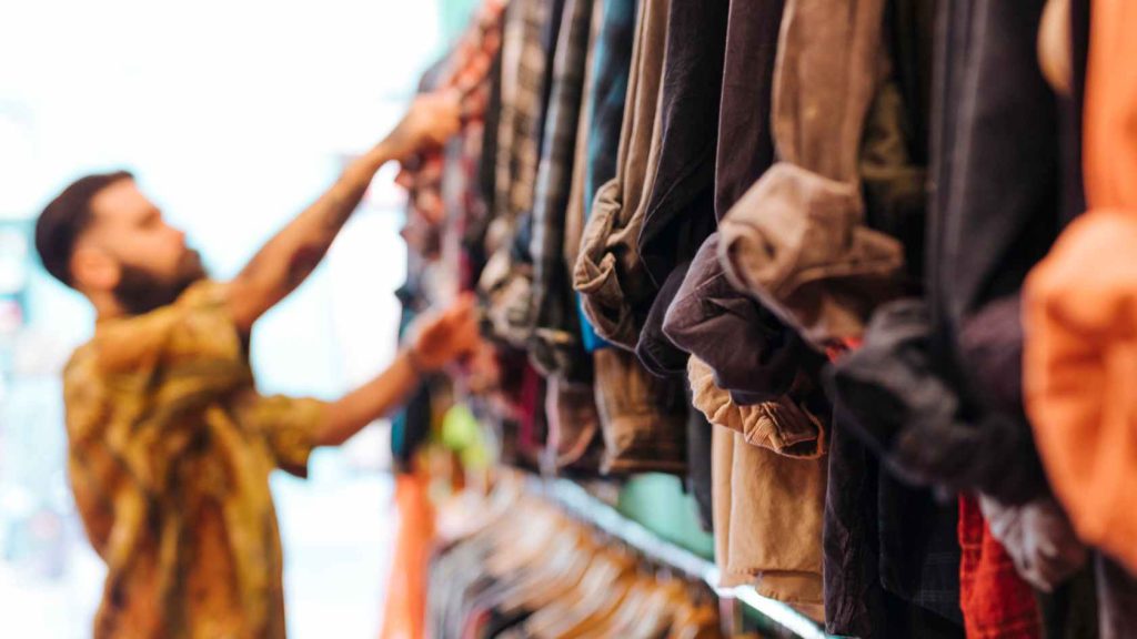 bazar de roupas