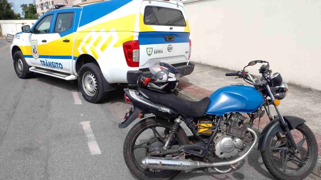 jovem moto