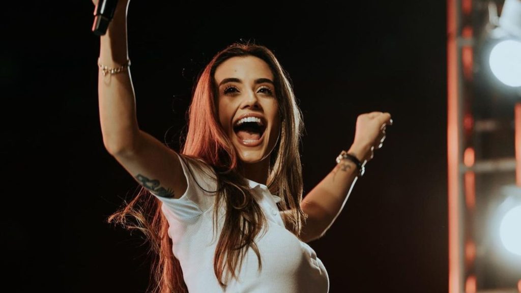 Serra Isadora Pompeo Show