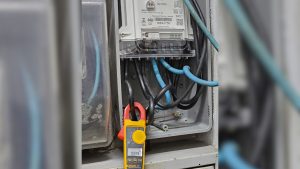 Serra Furto de energia Dono Distribuidora de bebidas Gato de energia Bairro nobre