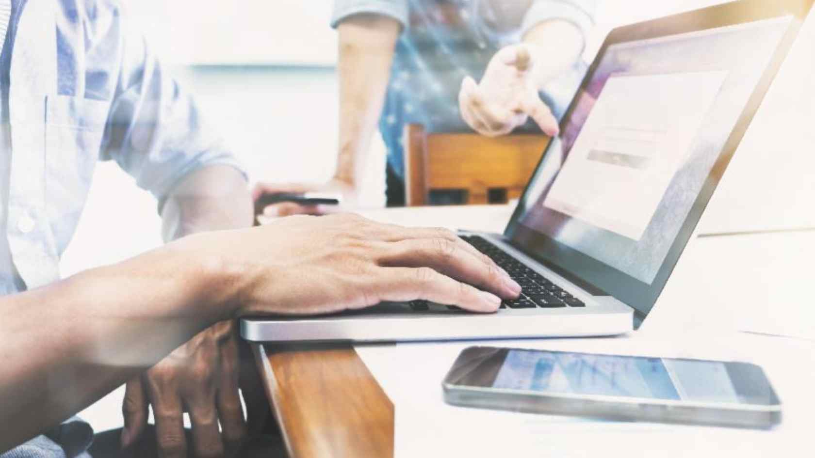 assistente teconologia informação