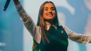 Serra Isadora Pompeo Show Praça