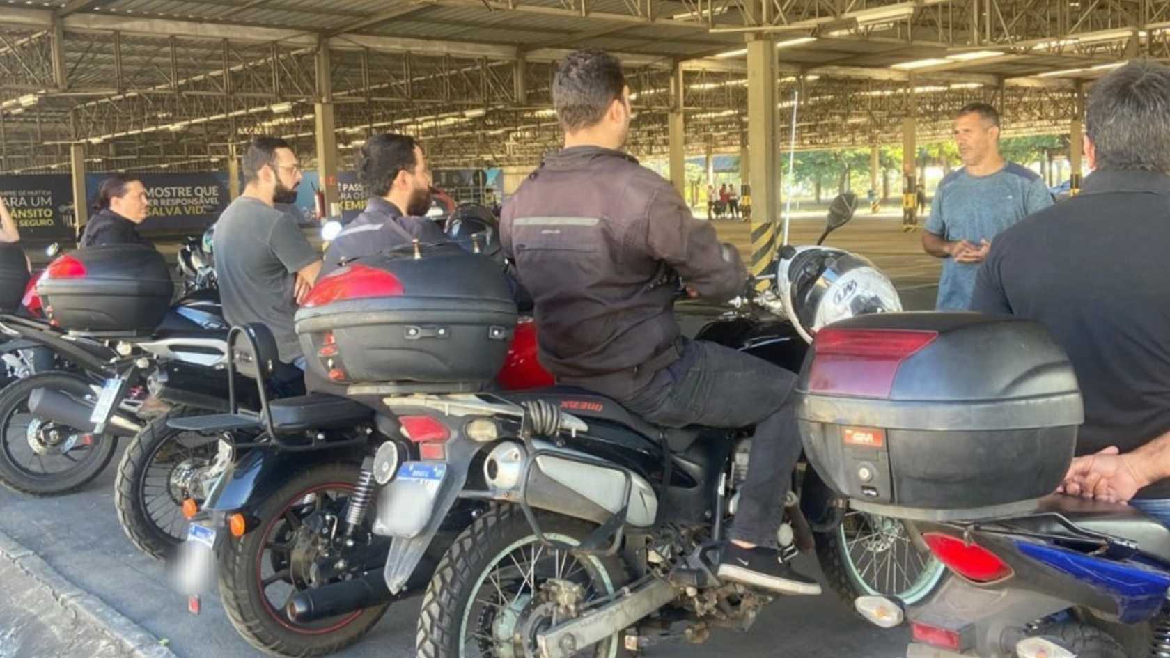 pilotagem motocicleta Serra