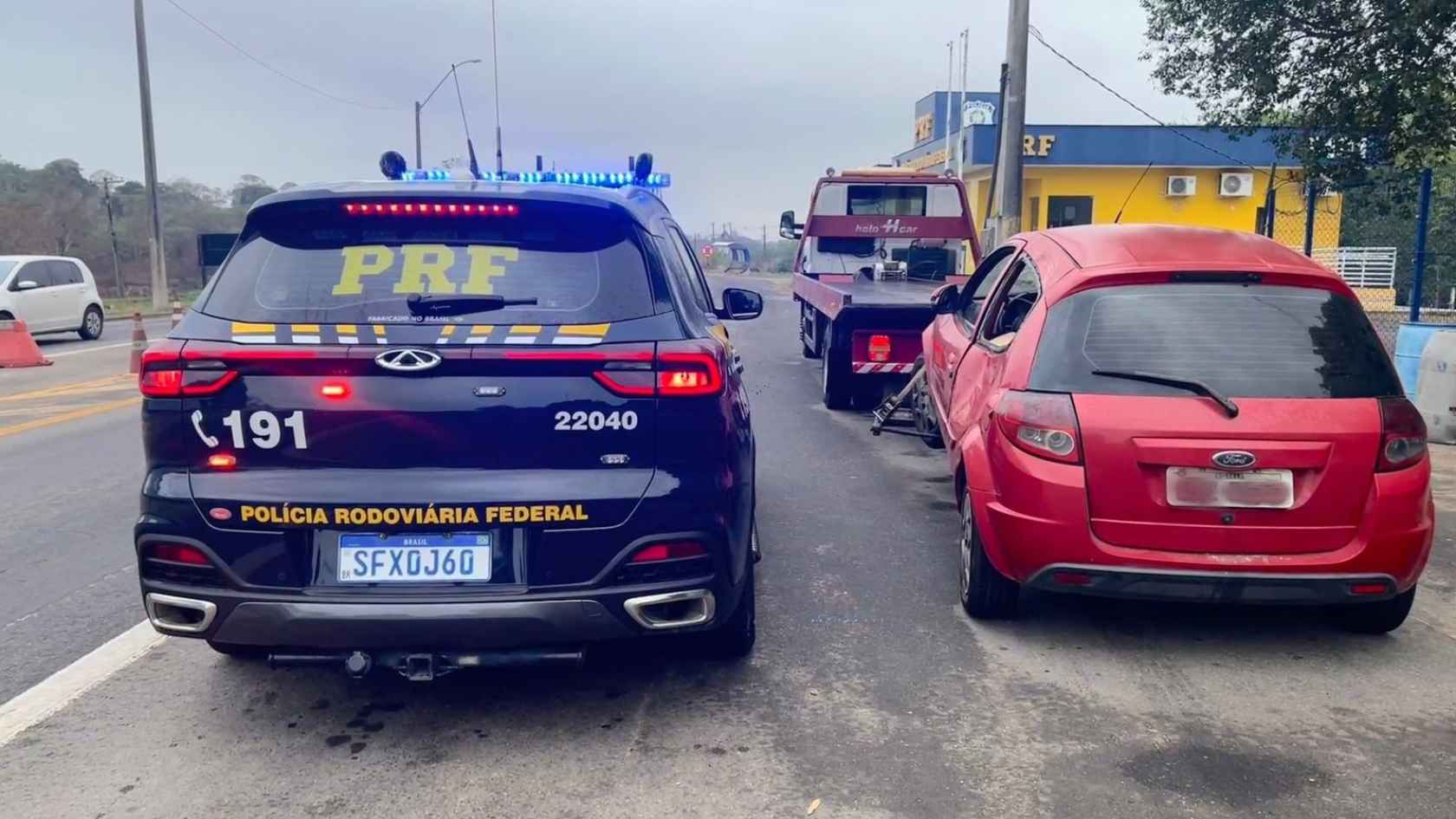 PRF carro roubado Serra