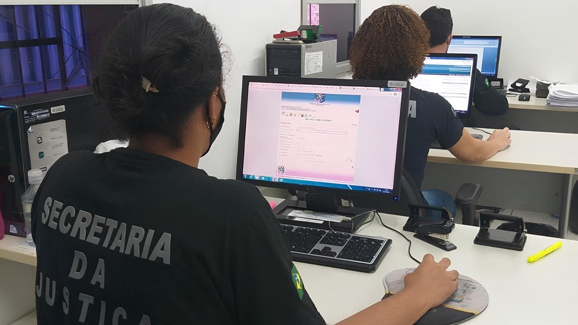 Estado Concurso público Nível médio