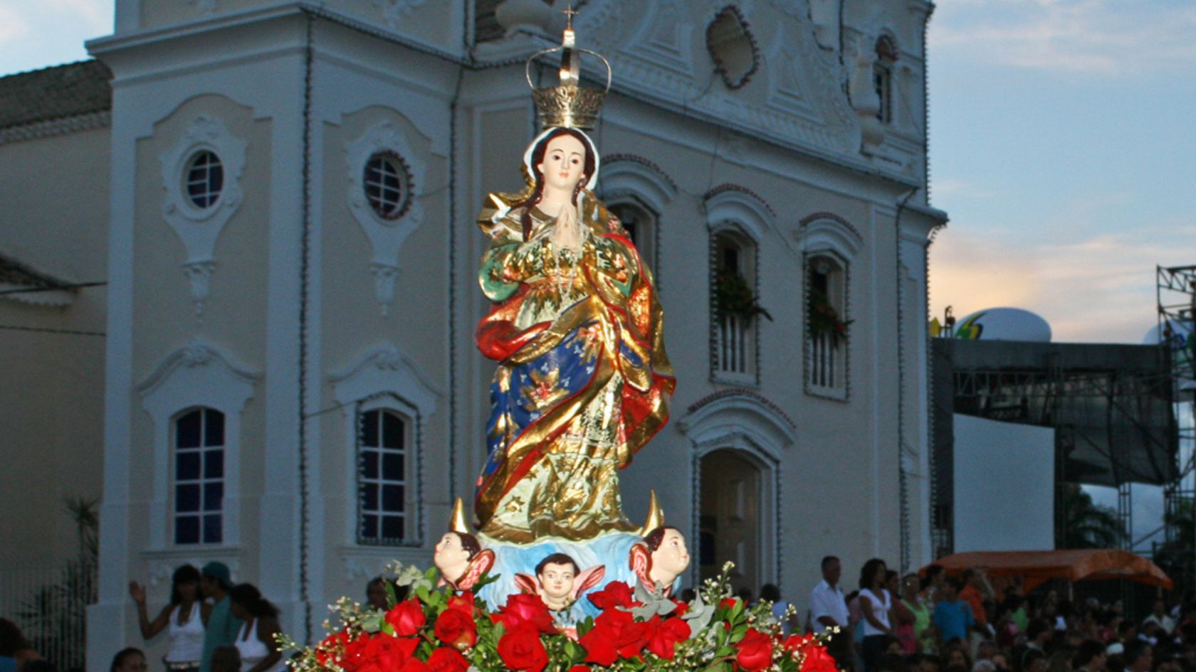 Serra shows procissão missas