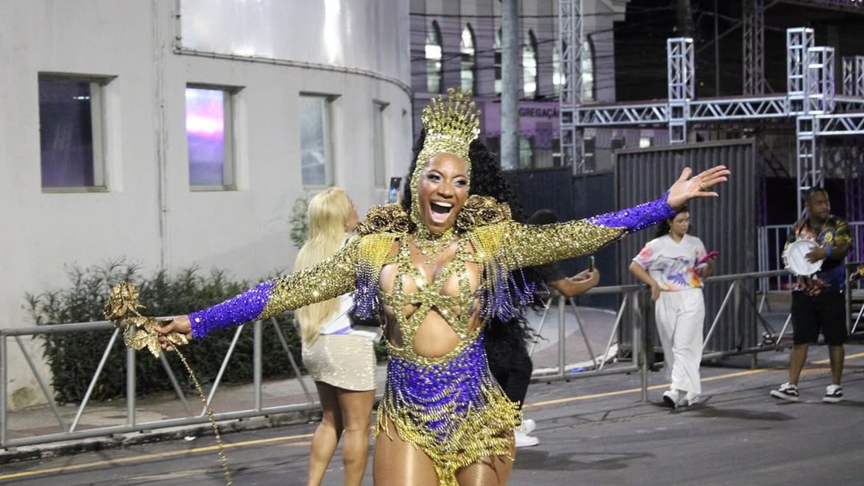 Rosas Ouro Casarão Carapina