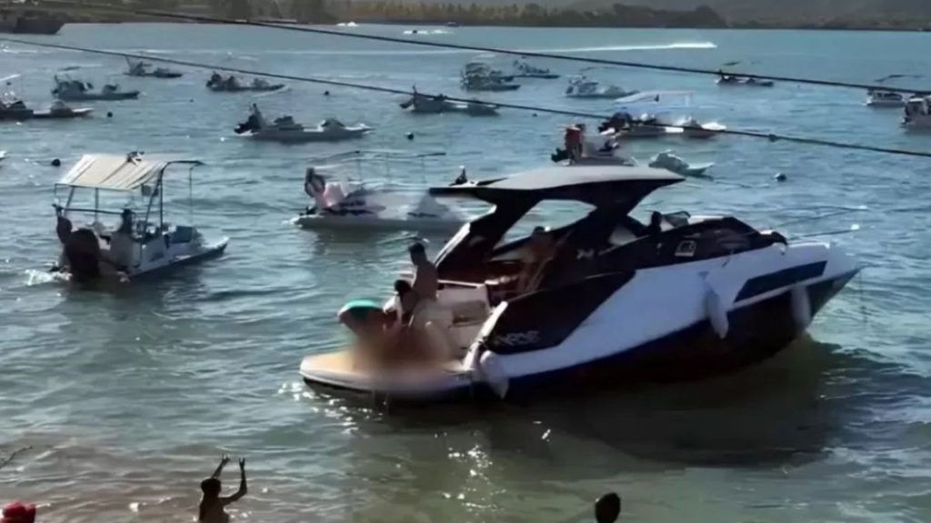 Criança Hélice Lancha