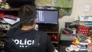 Serra Adolescente Estudante