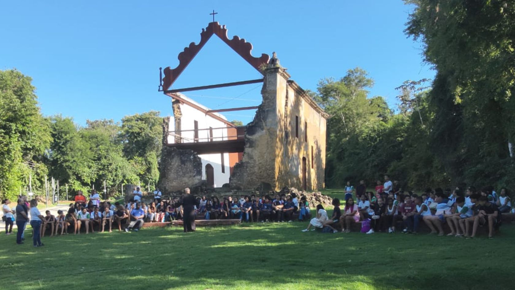 alunos Ruínas Queimado