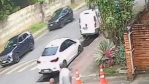 Serra Carro Homem Roubo