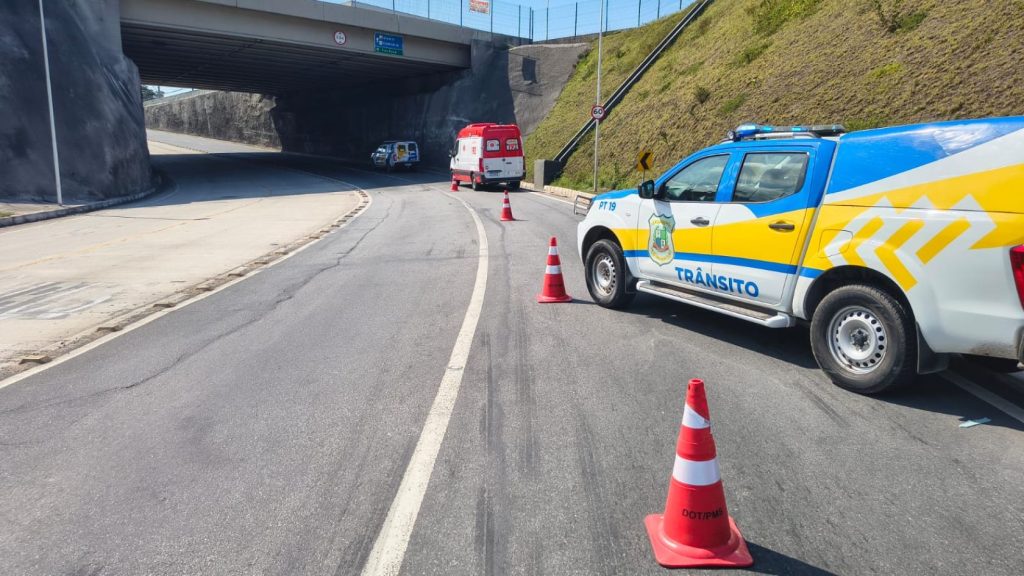 motociclista paredão Serra