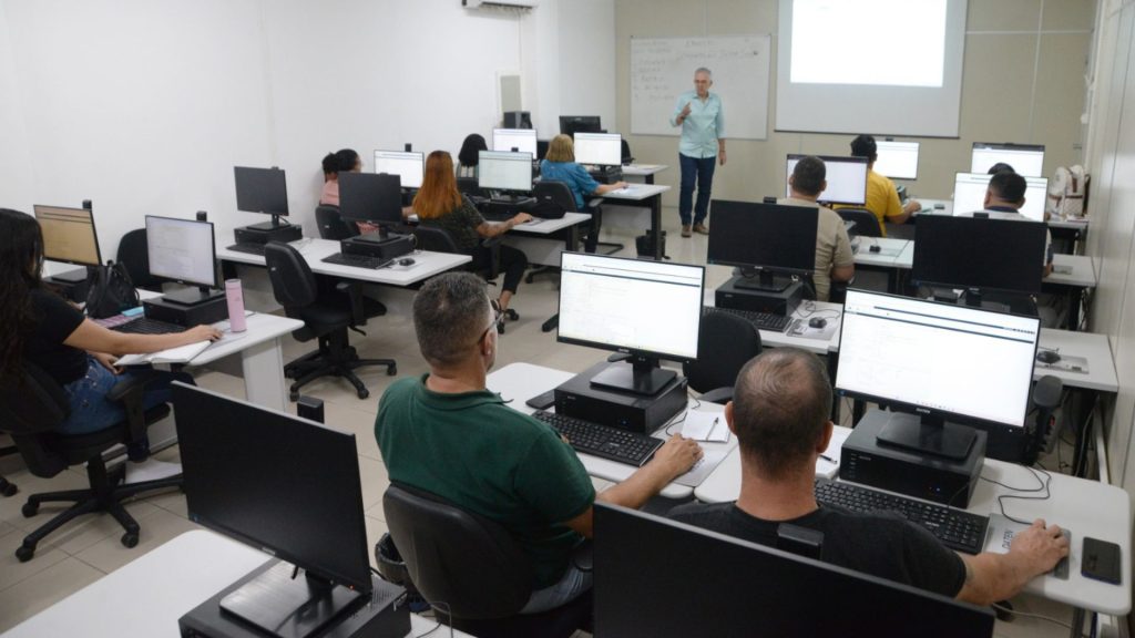 Concurso público Salários Benefícios