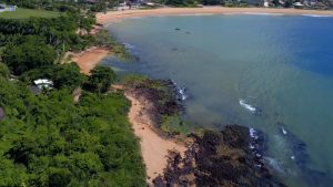 Praia secreta Serra Águas azui