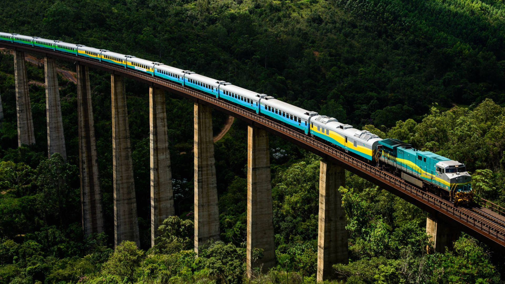 Trem de Passageiros da Vale Viagens noturnas