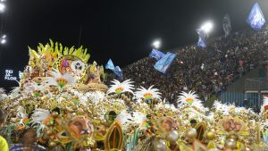 Beija-Flor desfila hoje