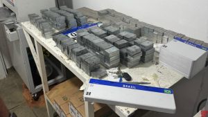 Placas de carros adulteradas Polícia Civil