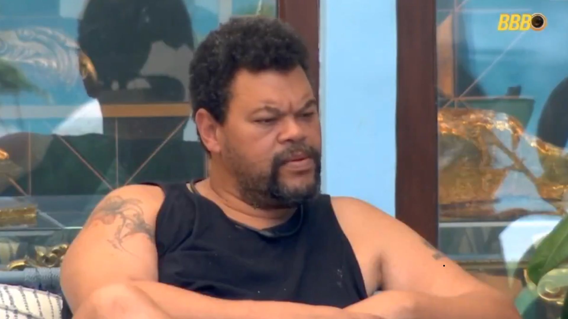 Babu é casado ou solteiro