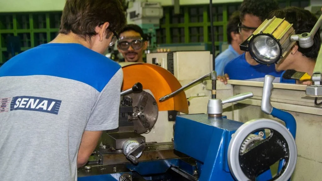 Senai Cursos técnicos gratuitos Auxílio