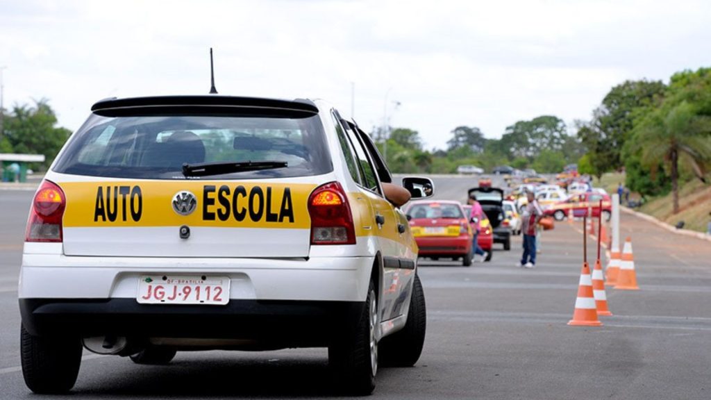 tirar CNH na Serra como encontrar instrutor mais perto